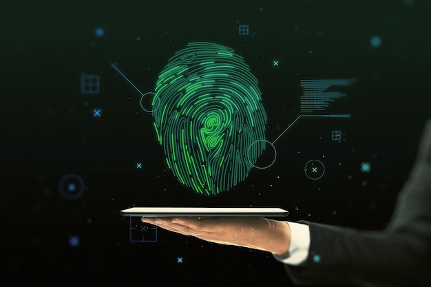 Primer plano de la mano del hombre de negocios que sostiene el teléfono celular con holograma de identificación de huella dactilar brillante abstracto sobre fondo oscuro Tecnología de información biométrica de huellas dactilares y concepto de seguridad cibernética