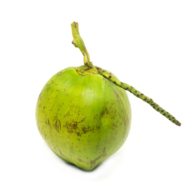Primer plano de una manzana contra un fondo blanco