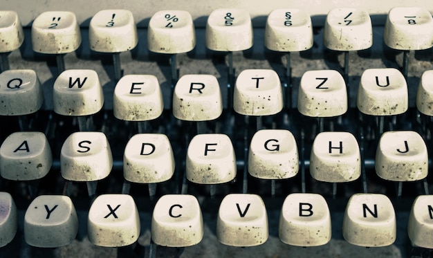 Primer plano de la máquina de escribir