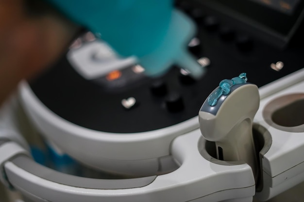 Foto primer plano de una máquina de ultrasonido en un hospital