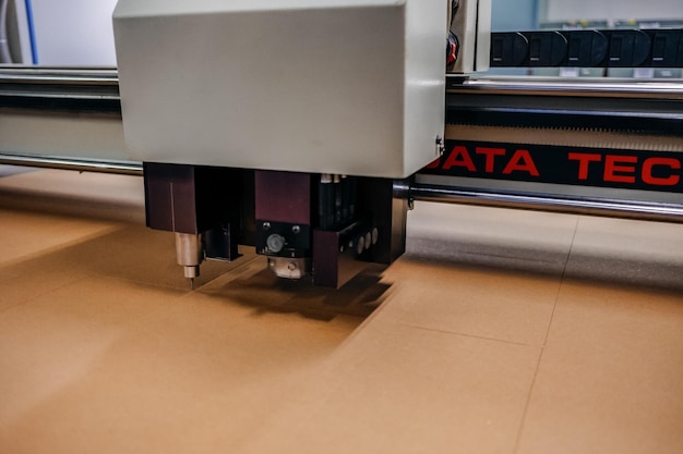 Primer plano de la maquinaria en la fábrica