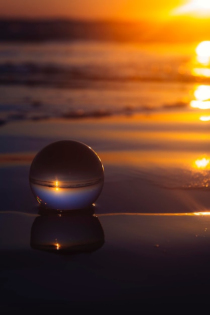 Foto primer plano del mar contra el cielo al atardecer