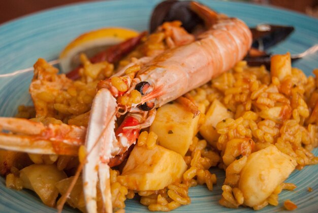 Foto primer plano de mariscos en el plato