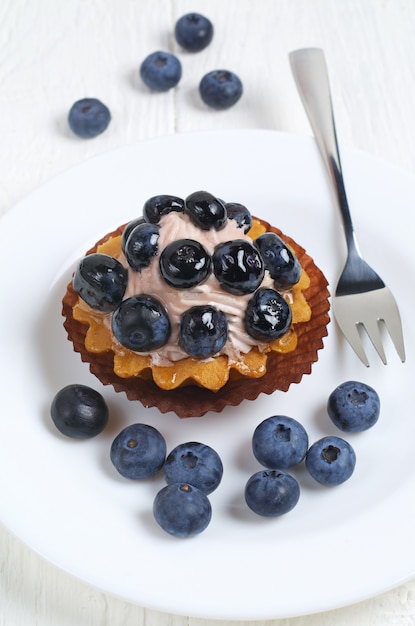 Primer plano de mini tarta de arándanos