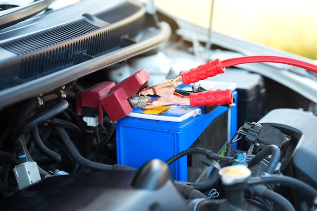 Foto un primer plano del motor del coche