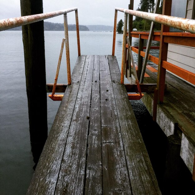 Foto primer plano del muelle en el mar contra el cielo