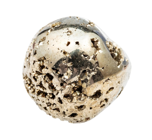 primer plano de una muestra de mineral natural de una colección geológica derrumbada pirita hierro pirita piedra de oro de un tonto aislada sobre un fondo blanco