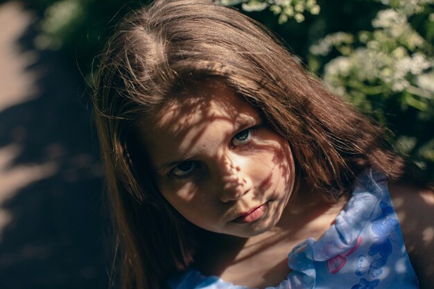 Foto primer plano de una mujer joven