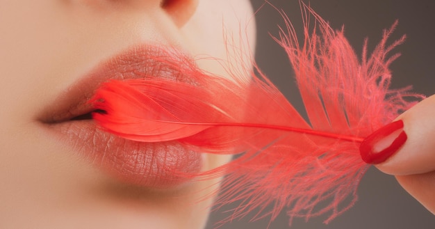 Primer plano de mujer labios sanos inyecciones de cosmetología belleza aumento de labios plástico