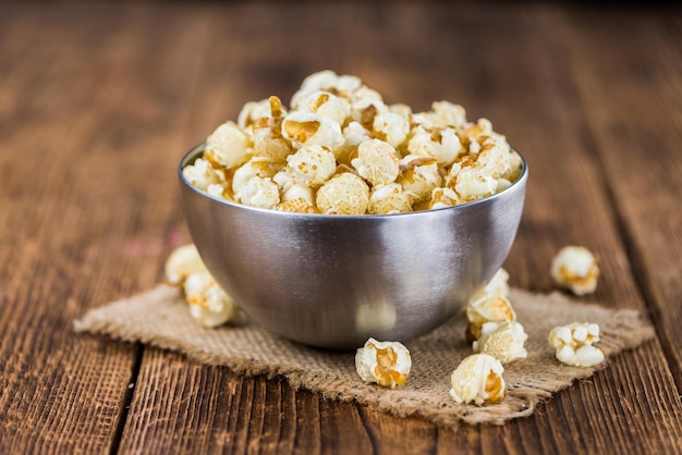 Primer plano de palomitas de maíz tiro enfoque selectivo