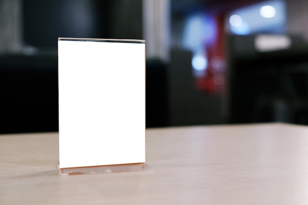 Foto primer plano de un papel en la mesa en casa