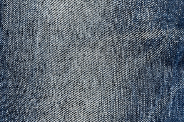 Un primer plano de un par de jeans azules