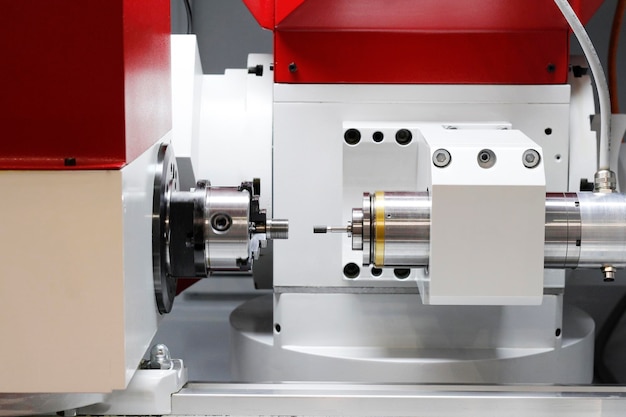 Primer plano de una parte de la máquina en la fábrica