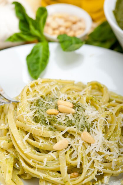 Primer plano de la pasta servida en un plato