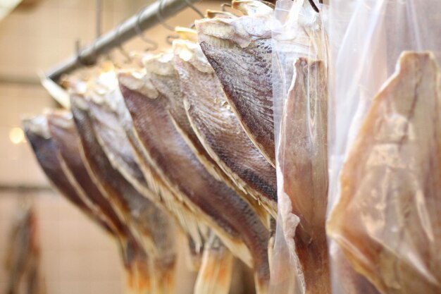 Foto primer plano de peces para la venta en el mercado