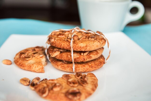 Foto primer plano de pila de sabrosas galletas redondas