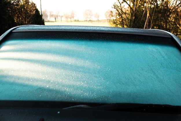 Foto primer plano de una piscina cubierta de nieve