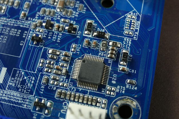 Primer plano de la placa base del ordenador