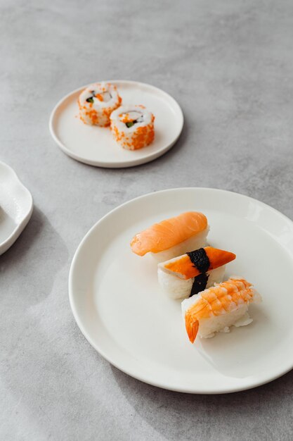 Foto primer plano del plato de sushi