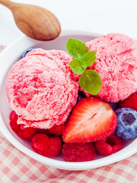 Primer plano del postre en el cuenco
