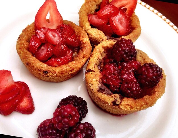 Foto primer plano del postre en el plato