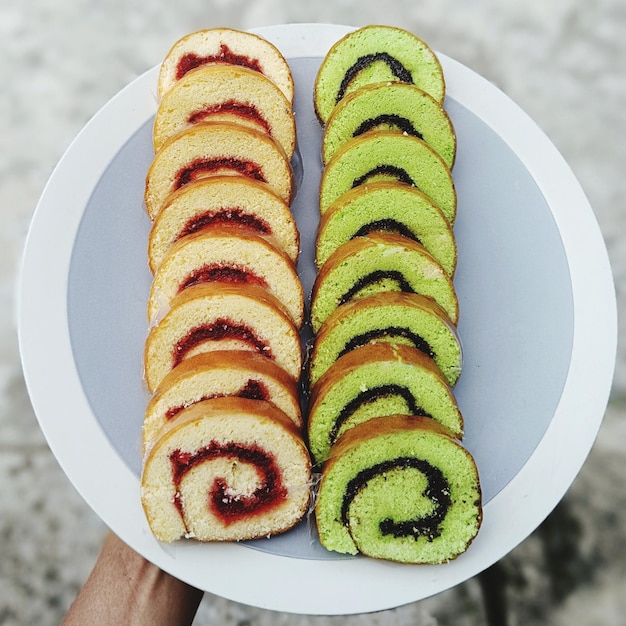 Primer plano del postre en el plato