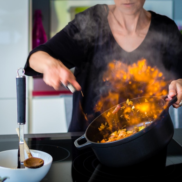 Primer plano de la preparación de la comida.