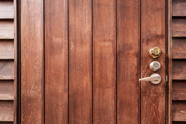 Foto primer plano de una puerta de madera