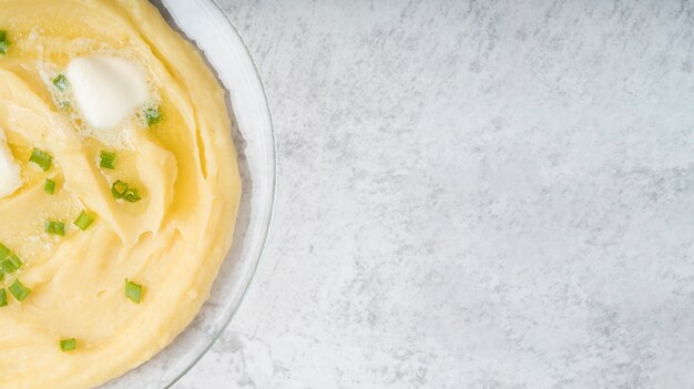 Foto primer plano de puré de papas con espacio de copia