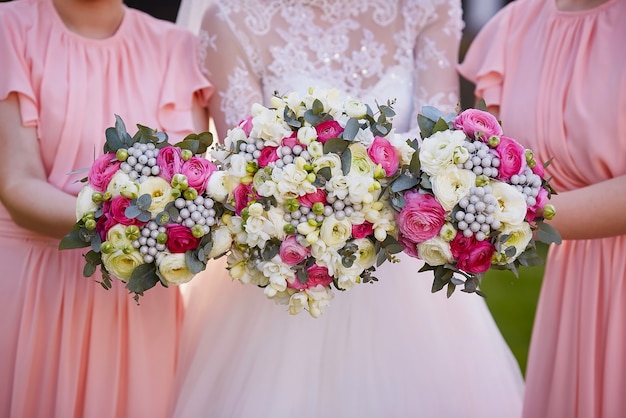 Primer plano de ramo de boda