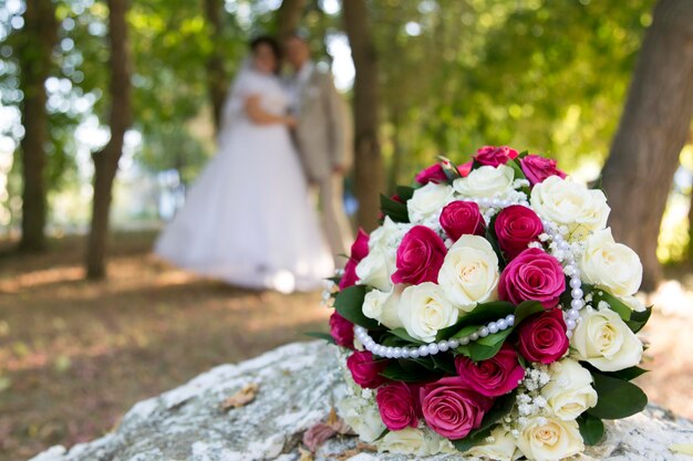 Foto primer plano de un ramo de rosas