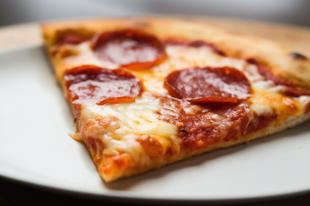 Primer plano de una rebanada de pizza de pepperoni con queso y salsa visible creada con ai generativo