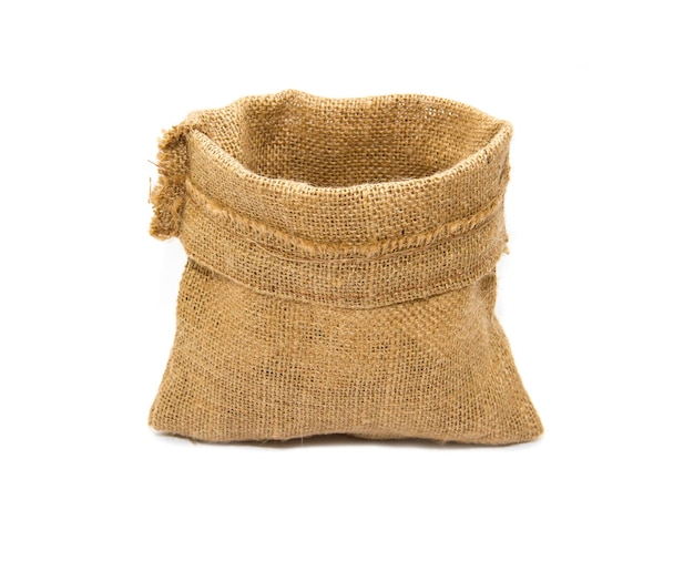 Primer plano del sombrero contra un fondo blanco