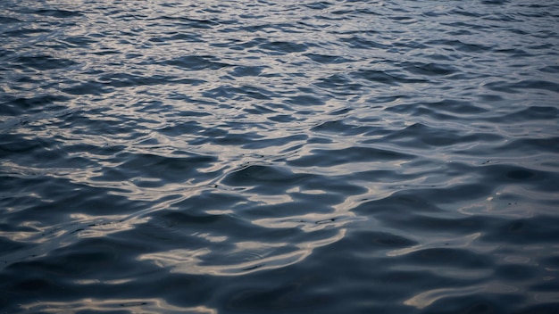 Foto primer plano de la superficie del río blue wave