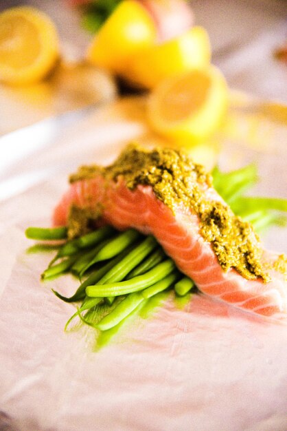 Foto primer plano de sushi en el plato