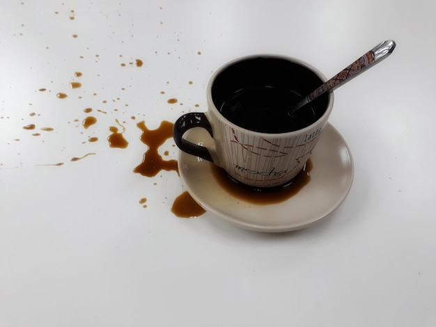 Foto primer plano de una taza de café en la mesa