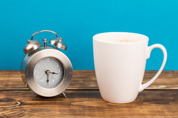 Foto primer plano de una taza de café en la mesa