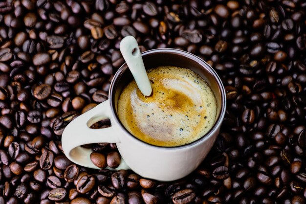 Primer plano de una taza de café