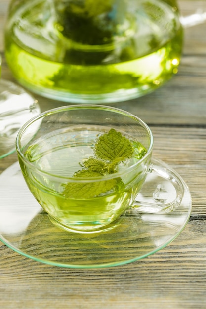 Foto primer plano de té en vaso en la mesa