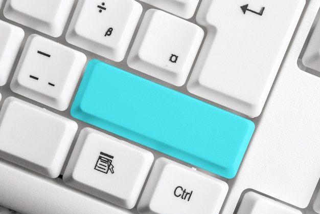 Primer plano del teclado de la computadora portátil