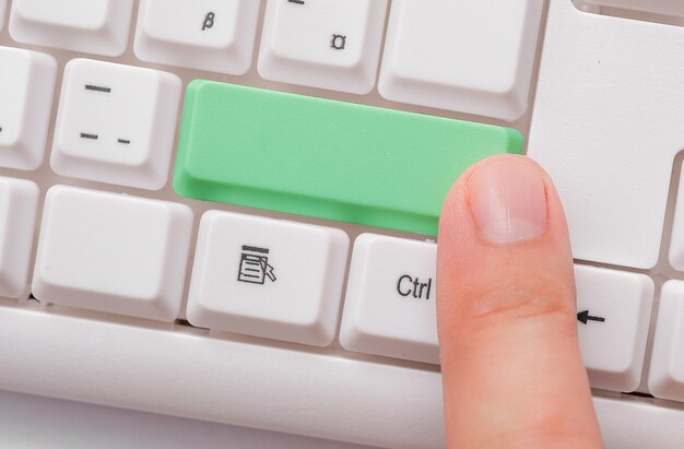 Primer plano del teclado de la computadora