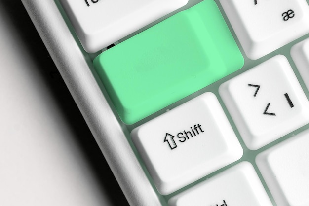 Primer plano del teclado de la computadora