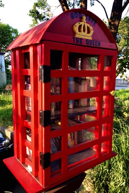 Foto primer plano de un teléfono público al aire libre