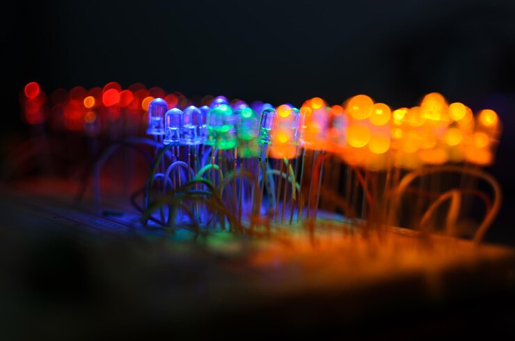 Foto primer plano de texto iluminado por la noche
