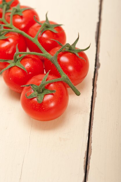 Primer plano de los tomates frescos