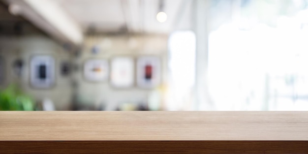 Foto primer plano de un vaso vacío en la mesa