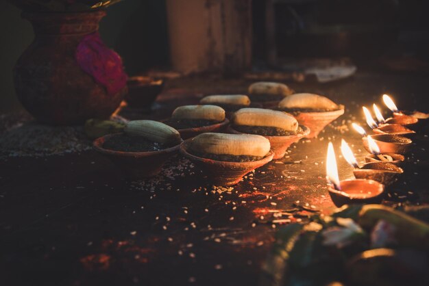 Foto primer plano de las velas encendidas