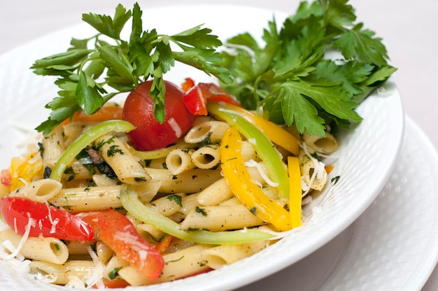 Foto primer plano de las verduras en el plato