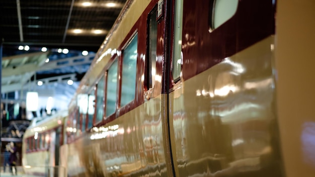 Foto primer plano de un viejo tren en un museo