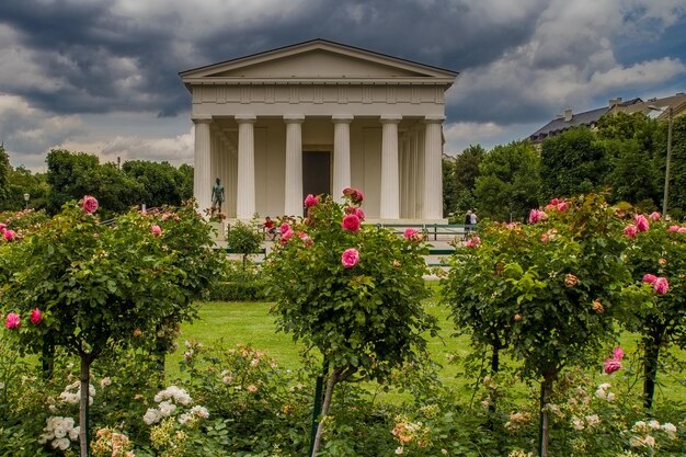 Un primer plano del Volksgarten de Viena